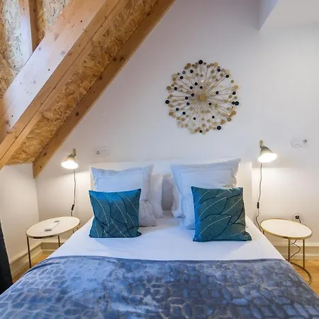 Nomad's Augusta Collection - Comfort * Lisboa